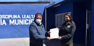 Entrega presidente municipal de Nuevo Casas Grandes nombramiento a la nueva directora de Seguridad Pública