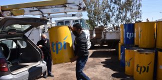 Entrega gobierno municipal de Nuevo Casas Grandes tambos para basura