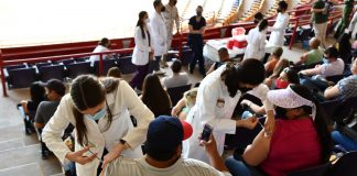Vacunan contra COVID-19 a 53 mil 224 trabajadoras y trabajadores del sector educativo