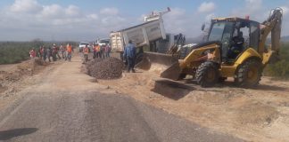 Repara Gobierno del Estado socavones en el tramo carretero Camargo – Ojinaga