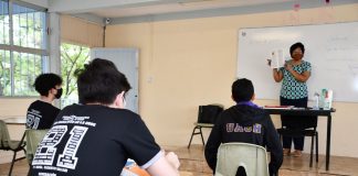 Concluyen labores académicas en planteles del nivel básico