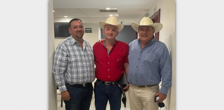 Realiza alcalde de Buenaventura gestiones a favor del sector primario