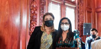 Entrega gobernadora Maru Campos Premio Pensiones Civiles del Estado al Mérito Médico