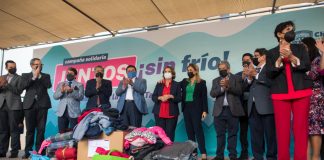 Dona Gobernadora chamarras para la sierra de Chihuahua de la campaña “Juntos sin frio”