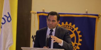 Nombran al presidente municipal Cruz Pérez Cuéllar Socio Honorario del Club Rotario