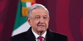 López Obrador tensa la cuerda con el PRI y marca distancias con Ebrard con los nuevos nombramientos