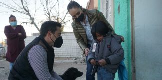 Entregan Estado y municipio de Aquiles Serdán chamarras y sudaderas