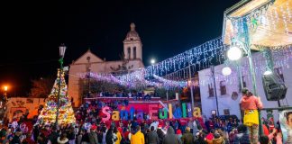 Encienden el Árbol Navideño en Santa Eulalia