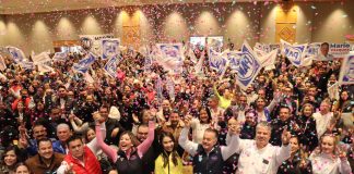 Abarrotan Centro de Convenciones Mario Vázquez y Daniela Álvarez en arranque de precampaña por el Senado