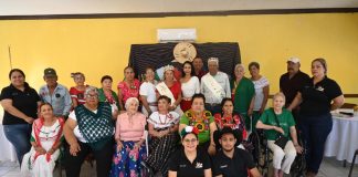 DIF Ascensión y el Club “Hilos de Oro” celebran la Independencia de México