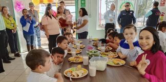 Alcaldesa Ivonne De La Hoya entrega comedor escolar nuevo a Jardín de Niños de Puerto Palomas de Villa