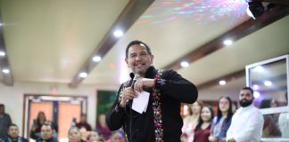 Convive el presidente Cruz Pérez Cuéllar con comunidad de comerciantes y artesanos mazahua