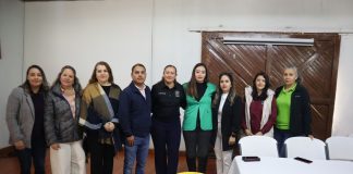 Entrega presidenta municipal de NCG Edith Escárcega, cubetas de pintura vinílica a instituciones educativas y sociales