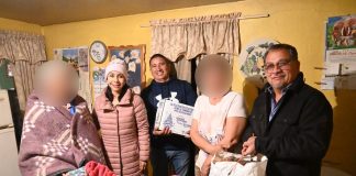 Presidenta Ivonne De La Hoya continua la entrega de apoyos a familias vulnerables de Ascensión