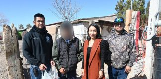 Presidenta Ivonne De La Hoya continúa con la entrega de despensas en Ascensión