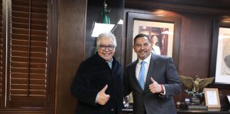 Se reúnen el alcalde Cruz Pérez Cuéllar y el escultor Sebastián