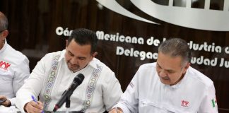 Firma presidente Cruz Pérez Cuéllar convenio con INFONAVIT para donación de terrenos