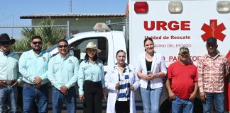 Presidenta Ivonne De La Hoya entrega ambulancia en el Ejido Ley Seis de Enero
