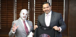 Visita Hijo del Santo al Presidente Municipal Cruz Pérez Cuéllar